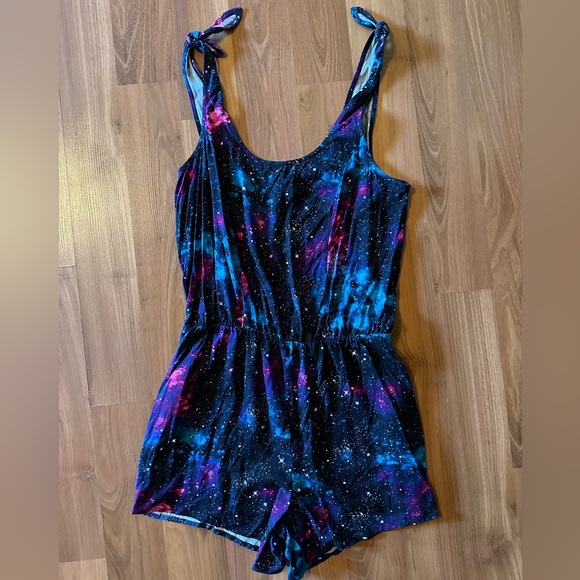 Hot Topic Other - 🆕 NWT Hot Topic Galaxy Romper size Medium 💫